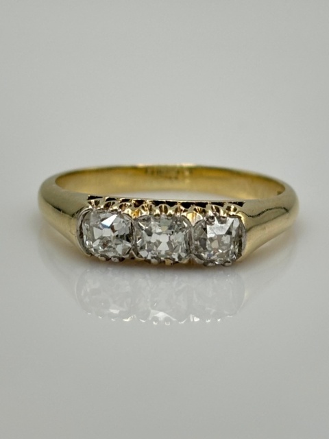 Pierścionek z diamentami 0,75ct