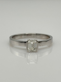 Pierścionek 0,52ct G/IF