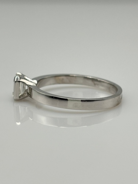 Pierścionek 0,52ct G/IF