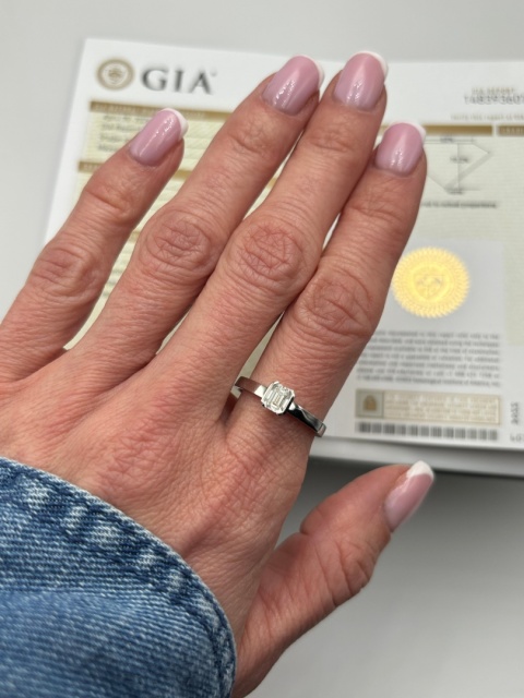 Pierścionek 0,52ct G/IF