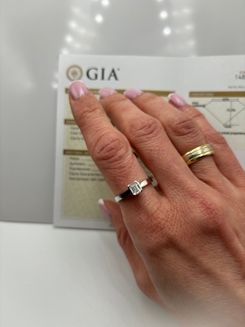 Pierścionek 0,52ct G/IF